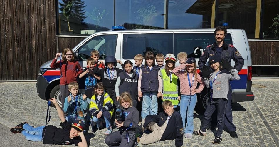 Neue Kinderpolizistinnen und Kinderpolizisten